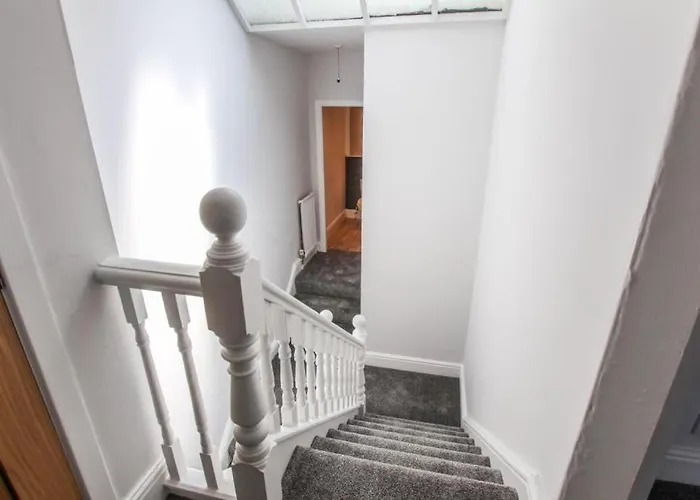 Beautiful Newly Refurbished Apartment Close To The Promenade.