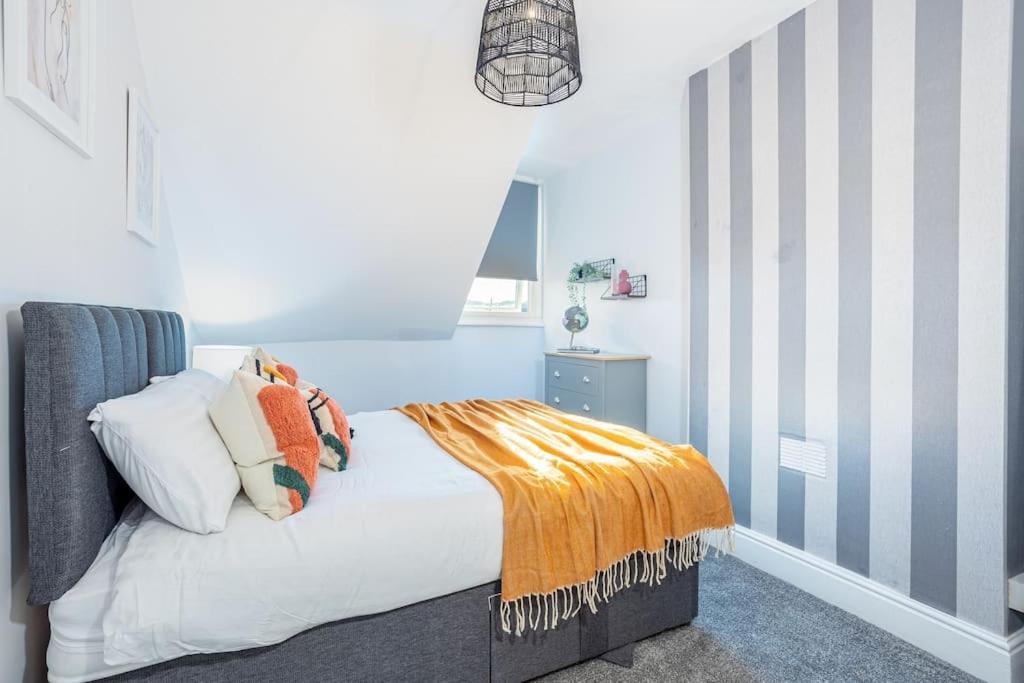 Apartment Beautiful Newly Refurbished Close To The Promenade. *
